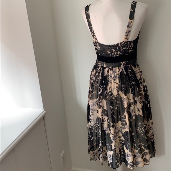Reese Twirl Black Floral Velvet